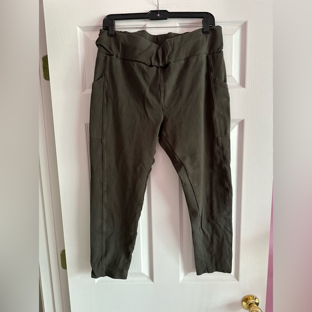 Dark Green Cropped Pants